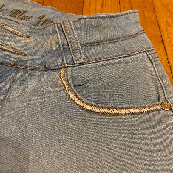 Jeans - Picture 2 of 4